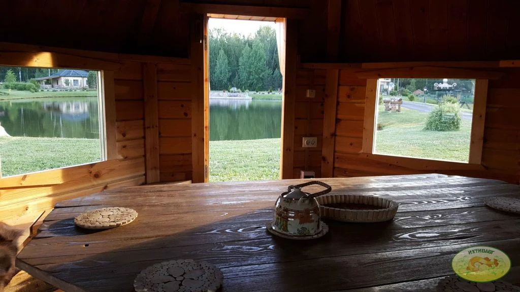 Финский гриль домик KotaHouse возле пруда